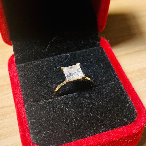 2CT Moissanite Princess Cut Engagement Wedding Ring, 14k Yellow Gold, Size 7 - Picture 4 of 10